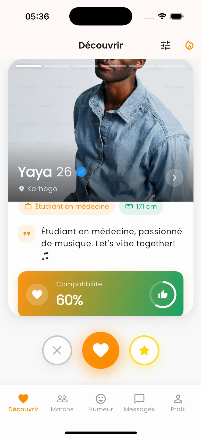 Capture d'écran de l'application Ivoire Love montrant l'écran de découverte de profils
